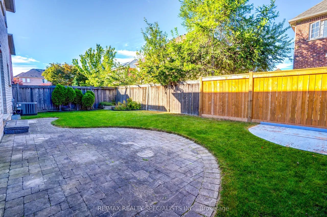 7 Kingspoint Circle — photo 38
