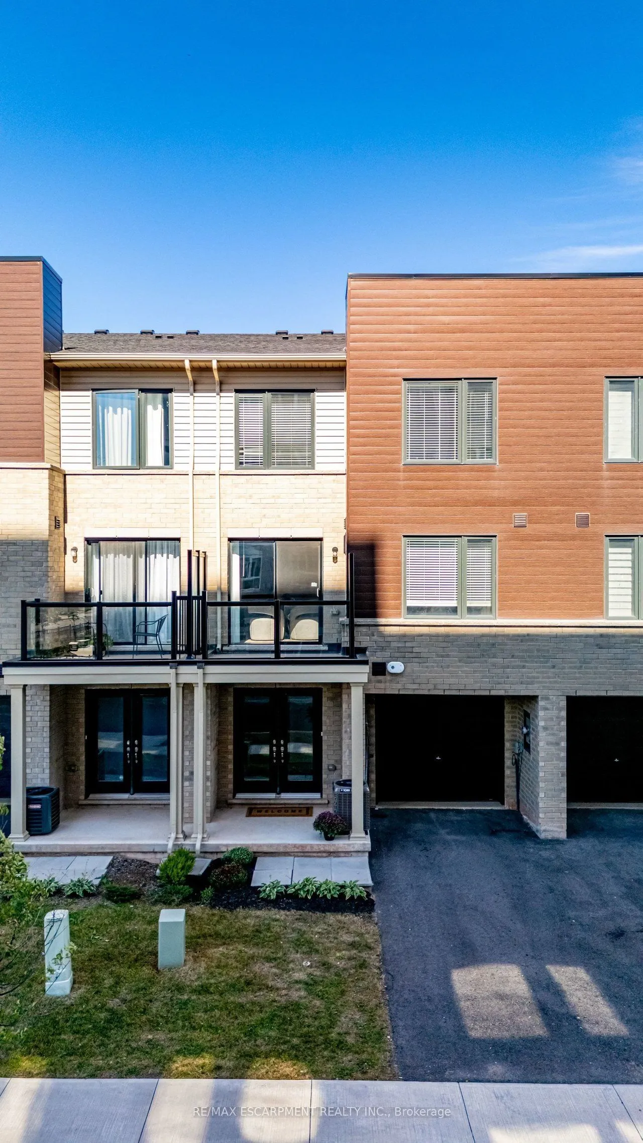 7 Roxanne Drive — photo 3
