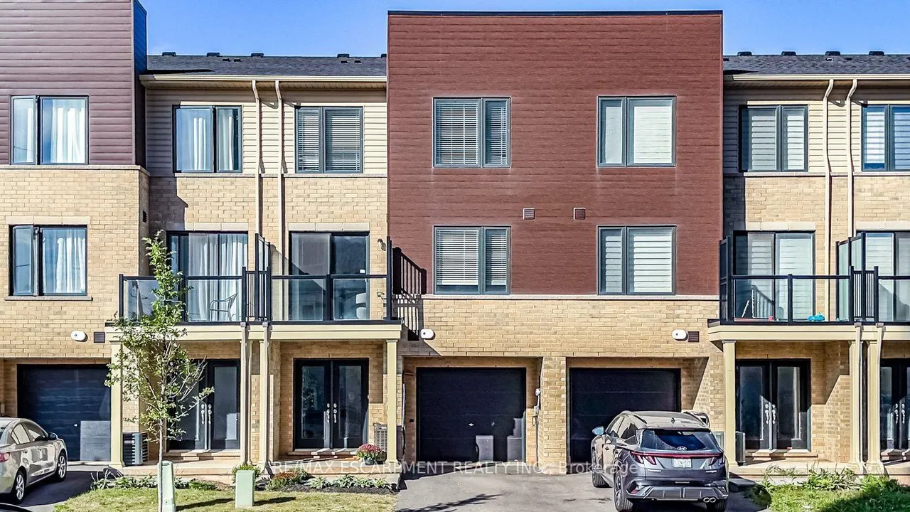 7 Roxanne Drive — photo 2