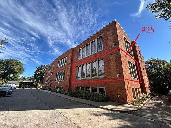 357 Hunter Street W, Unit 25 — photo 3