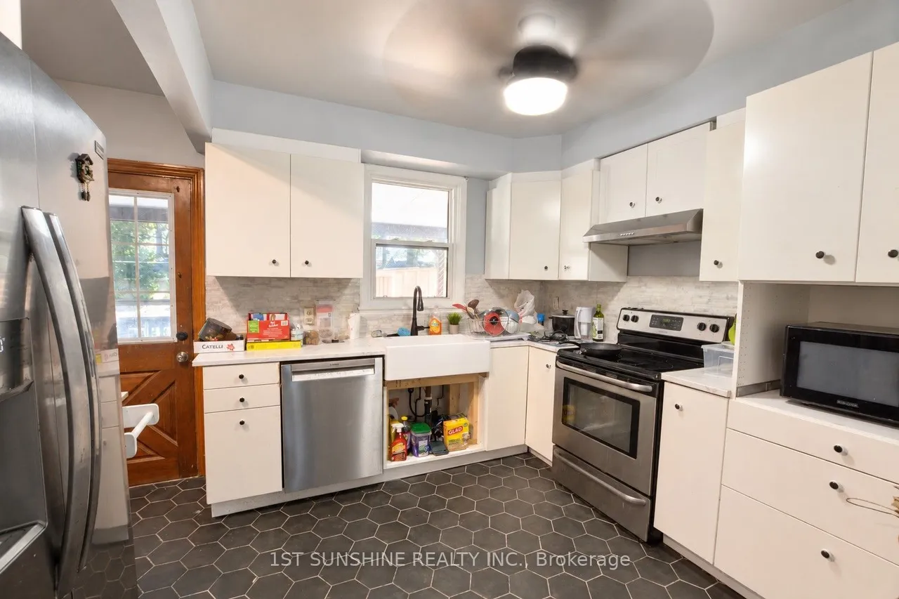 22 Parkside Drive — photo 3