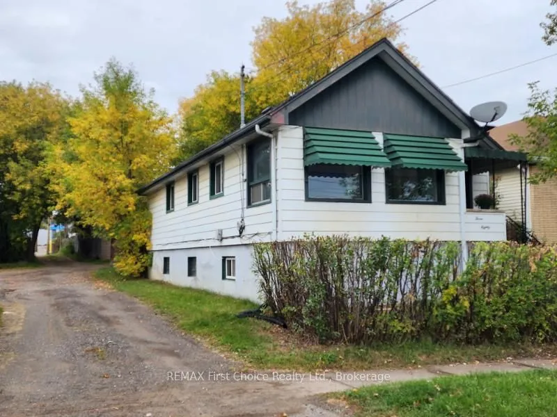 380 Queen Street — photo 2