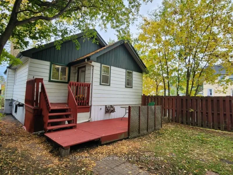 380 Queen Street — photo 3