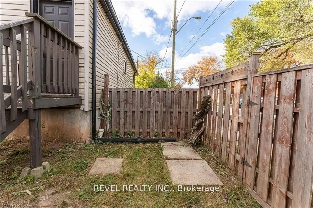222 Kensington Avenue N — photo 34