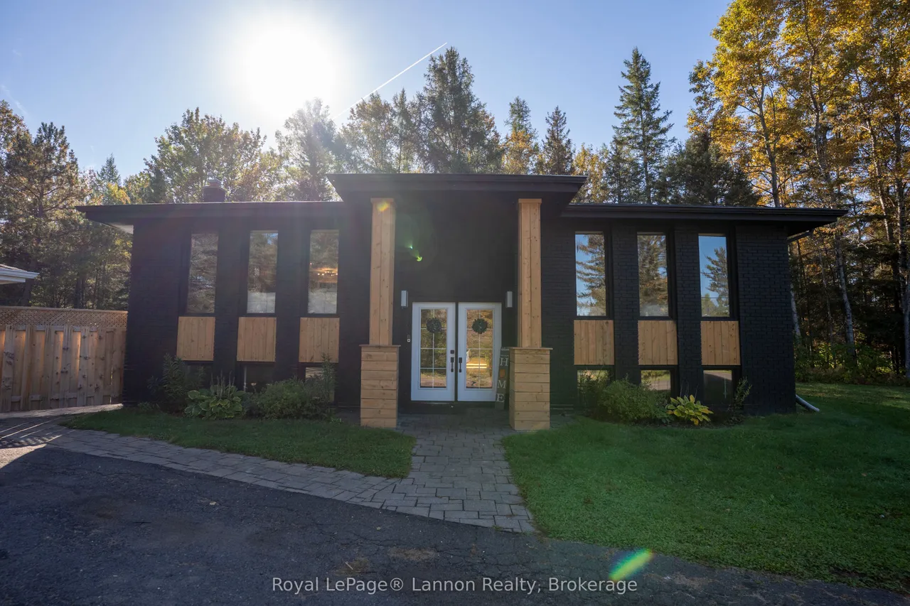 1526 Mountain Road