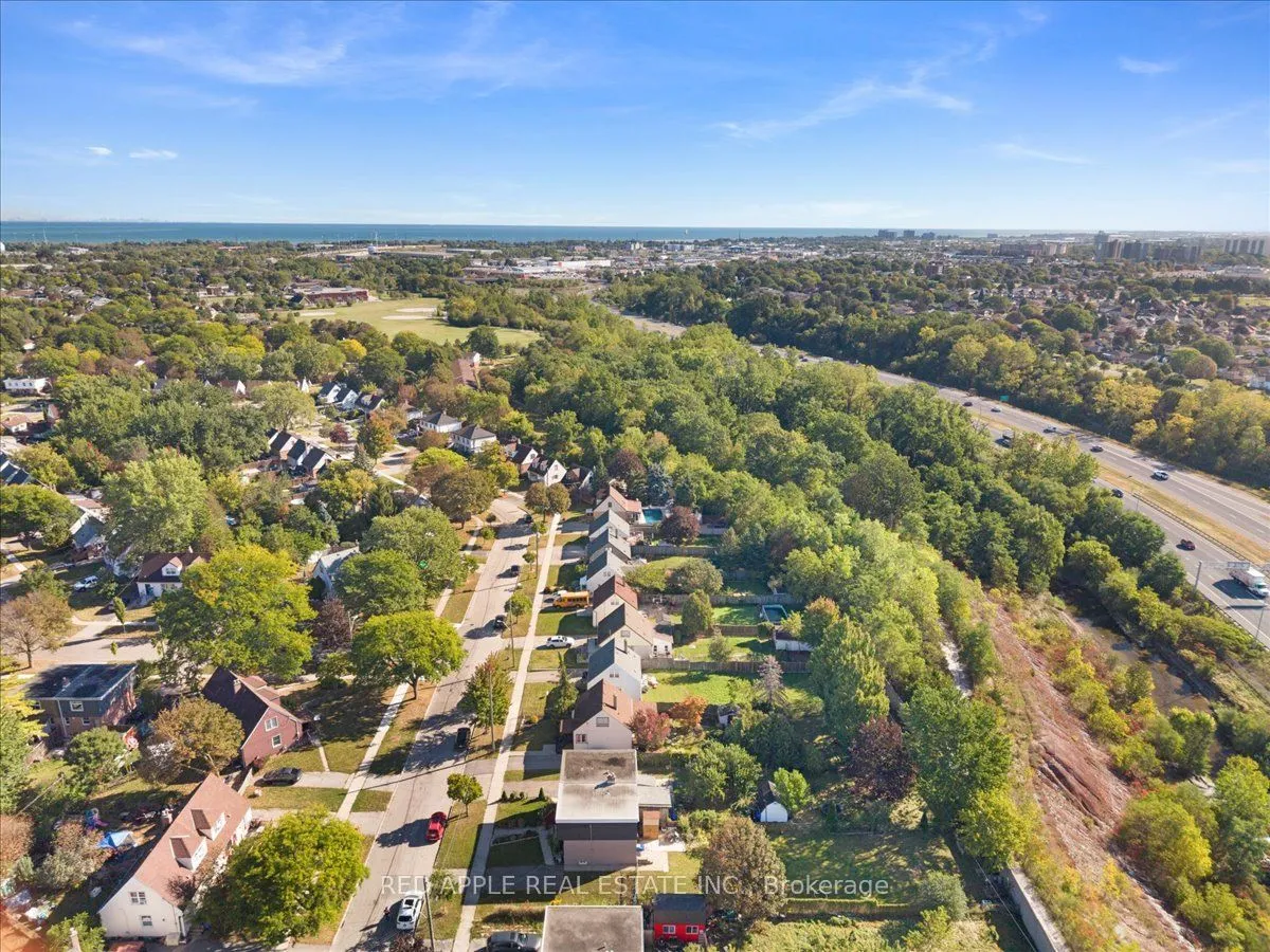 10 Armstrong Avenue — photo 31