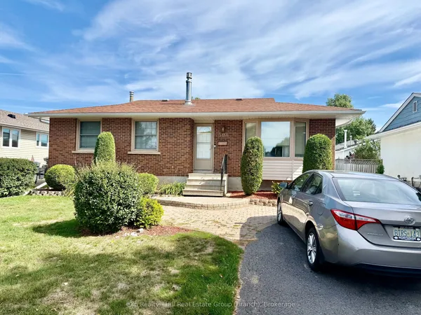 508 Cambrian Crescent