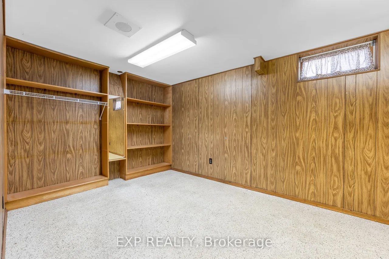 150 Marcella Crescent — photo 32