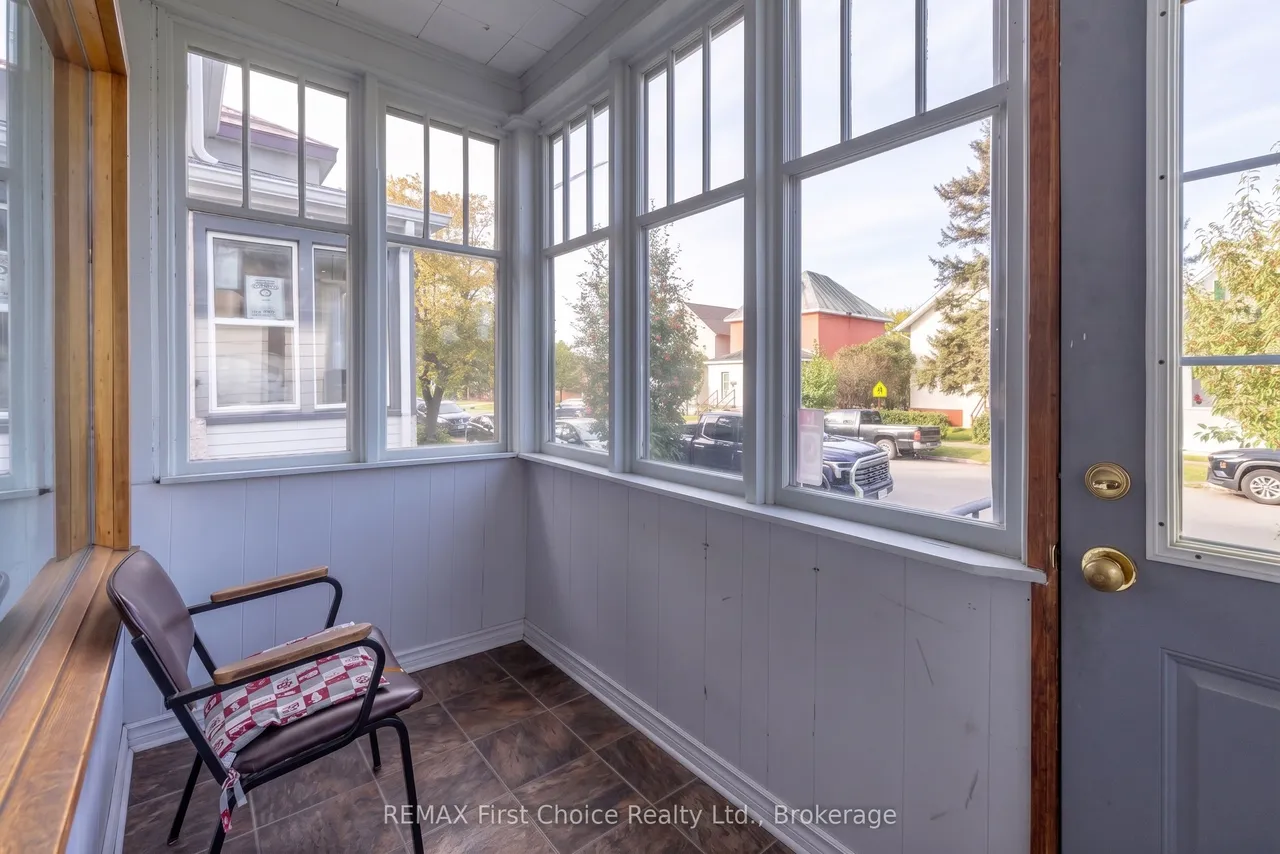 322 Ogden Street — photo 3