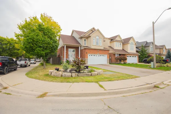 73 Appleblossom Drive — photo 2