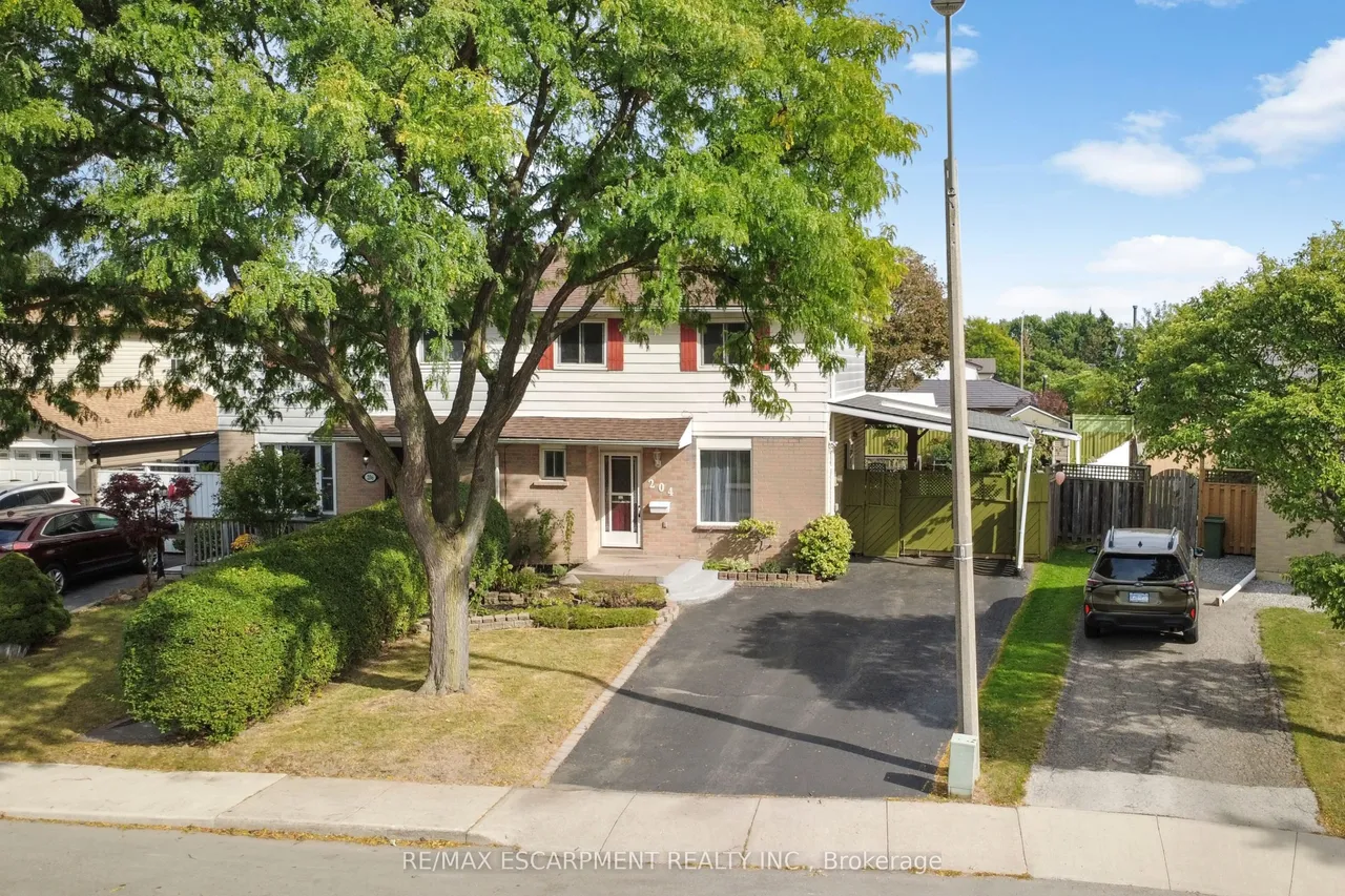 204 Birchcliffe Crescent — photo 2