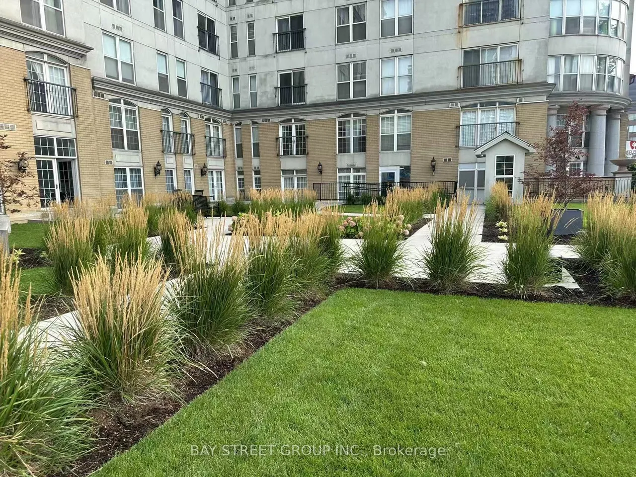 135 James Street S, Unit 409 — photo 18