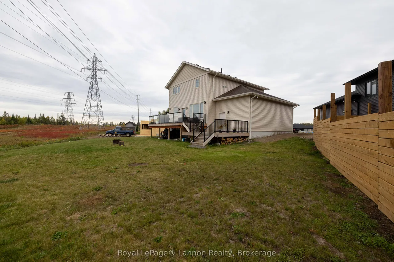 721 Topaz Place — photo 3