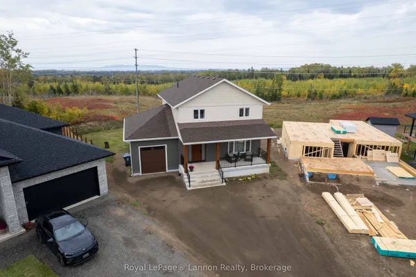 721 Topaz Place — photo 2