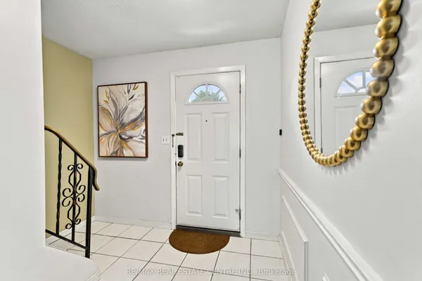 899 Stone Church Road E, Unit 4 — photo 2