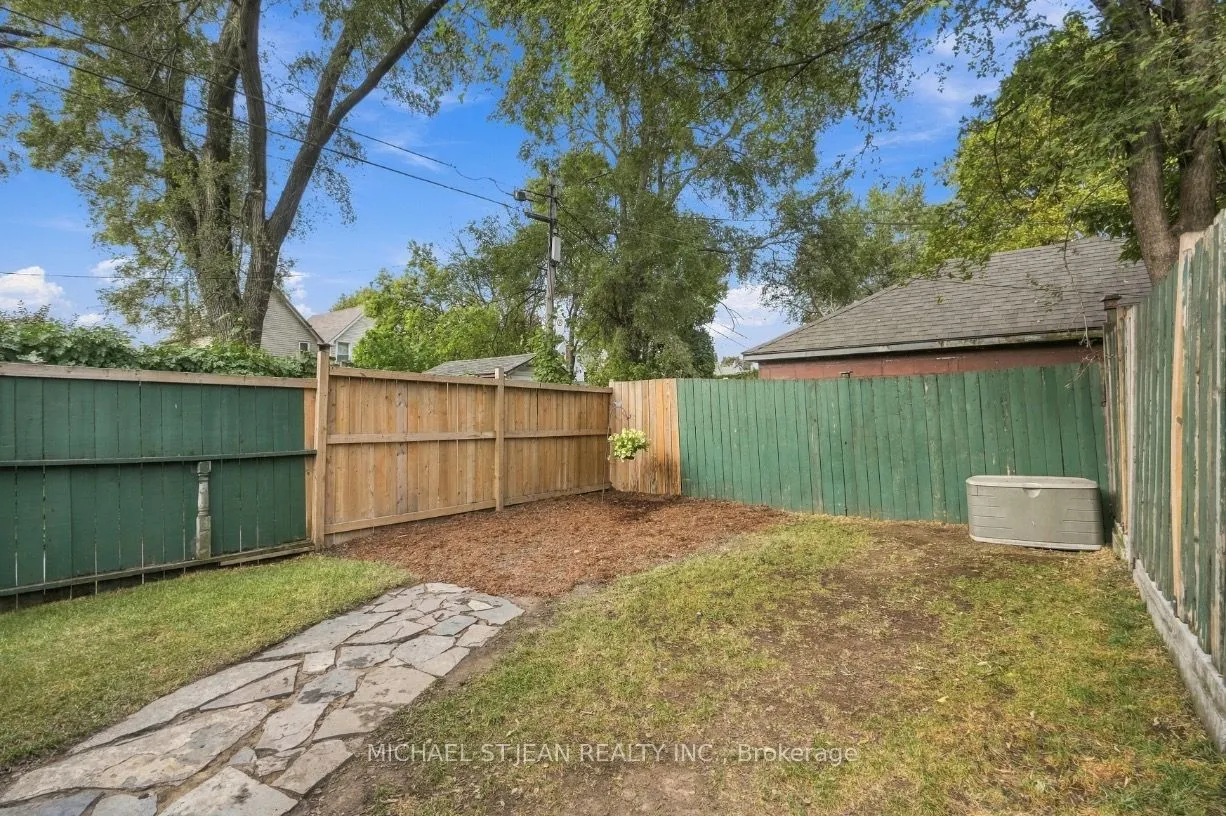205 Lottridge Street — photo 33