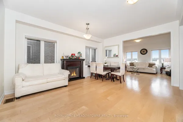 301 Ridley Crescent — photo 2