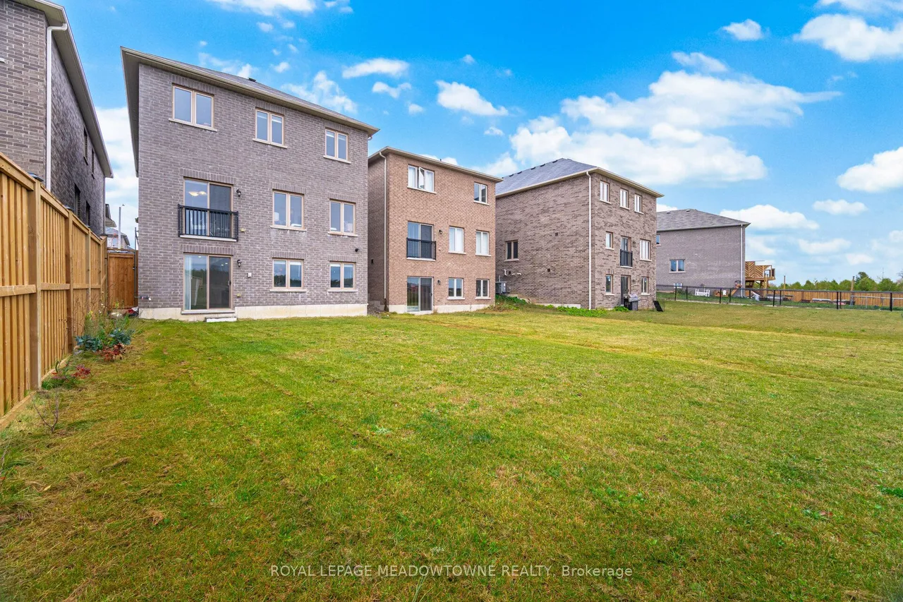 301 Ridley Crescent — photo 44