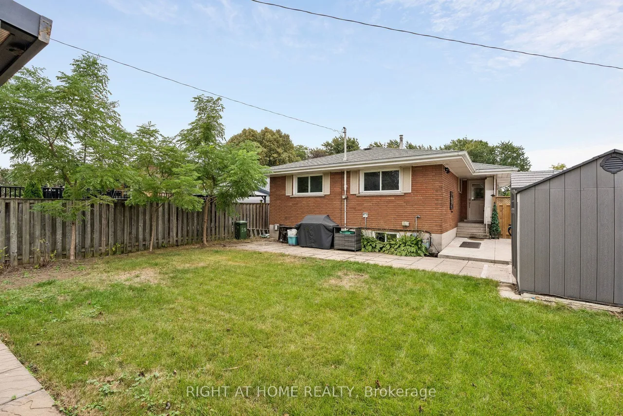 25 Swallow Crescent — photo 47