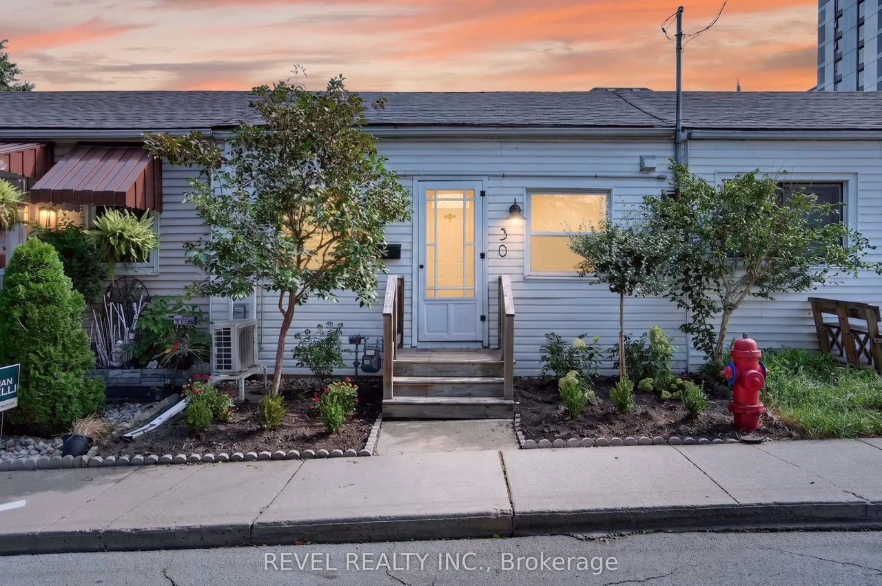 30 Ray Street N