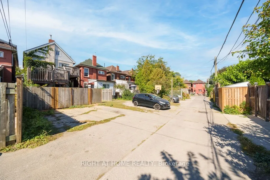 36 Sherman Avenue N — photo 49