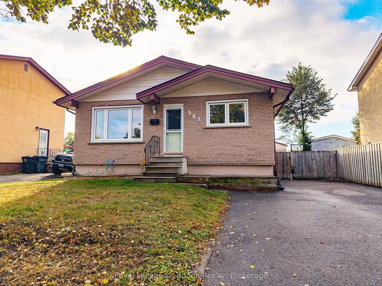 562 Simon Fraser Drive — photo 3