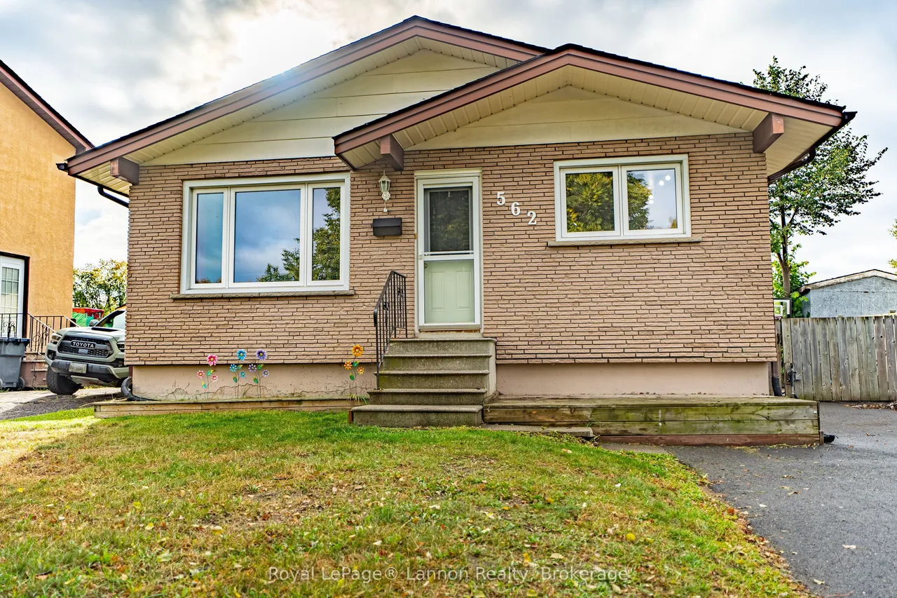 562 Simon Fraser Drive — photo 2