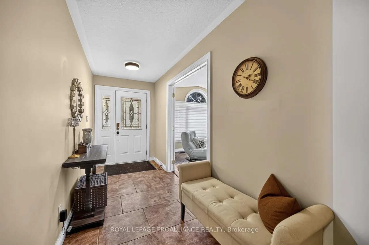 1099 Bridlewood Drive — photo 3
