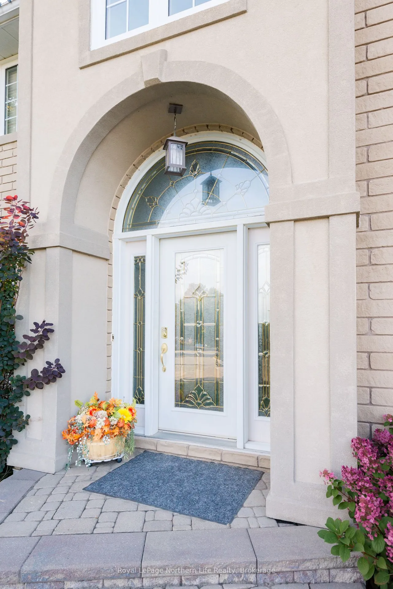 14 Melissa Crescent — photo 2