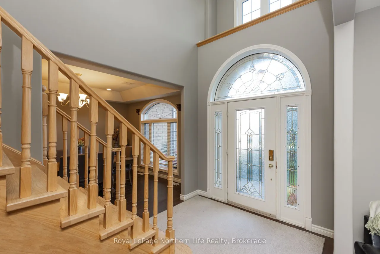 14 Melissa Crescent — photo 3