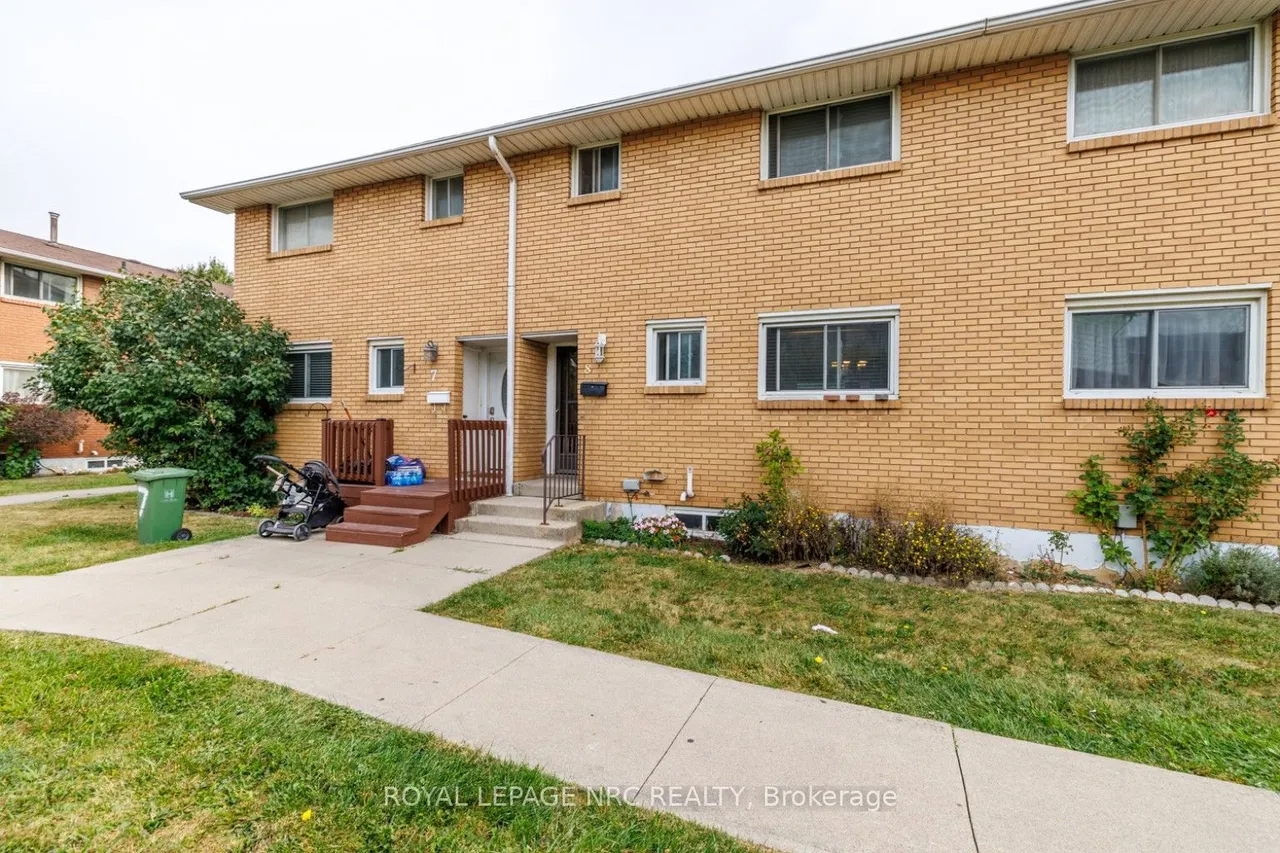 161 Berkindale Drive, Unit 8 — photo 2