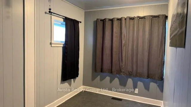 1202 Gore Street W — photo 2