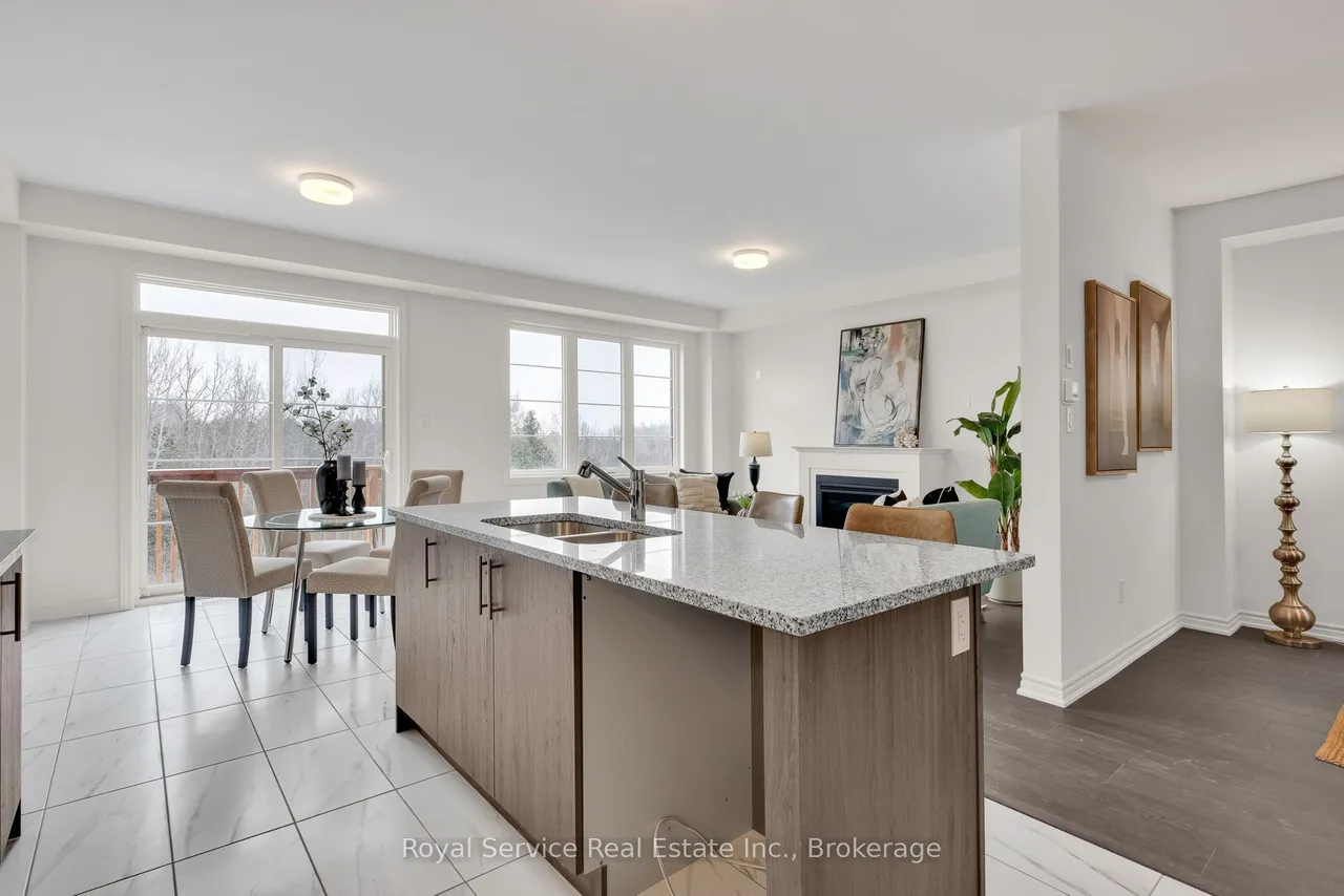 472 Trevor Street — photo 2