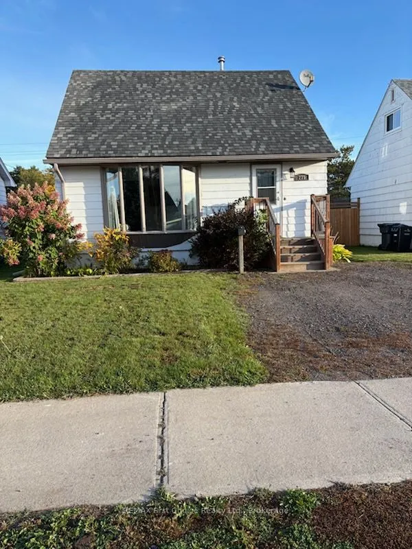275 Christina Street W