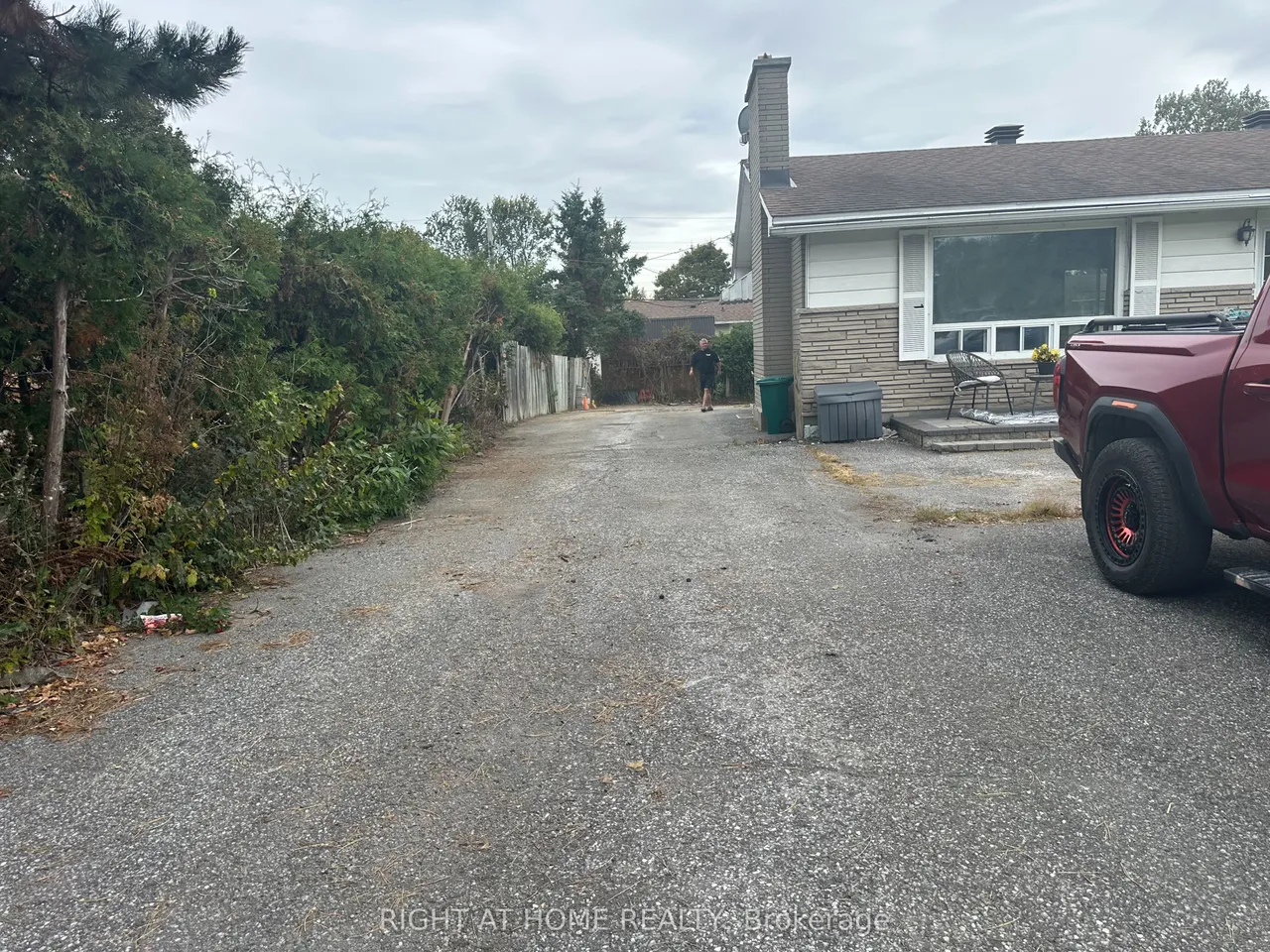 24 Largo Crescent S — photo 38