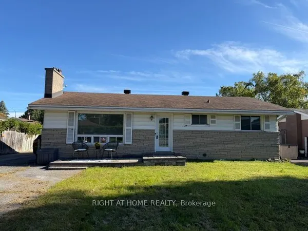 24 Largo Crescent S — photo 2