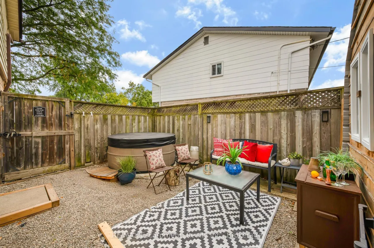 10 Goldfinch Road — photo 38