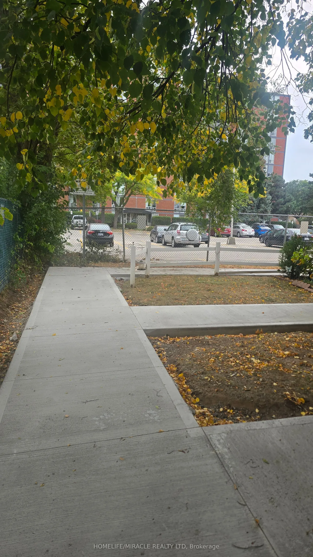 30 Jerome Crescent — photo 3