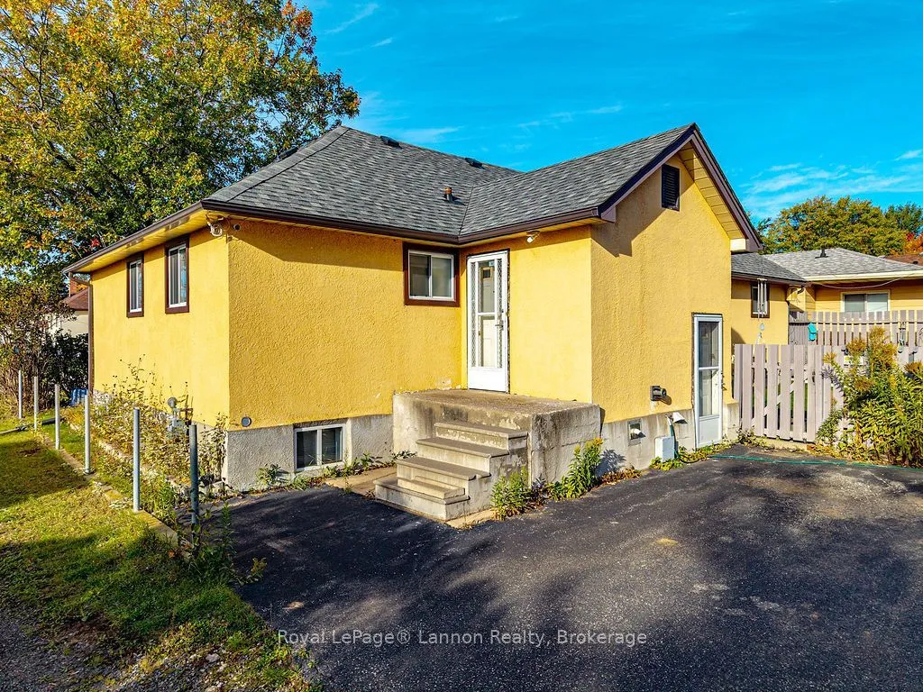210 Powley Street — photo 2