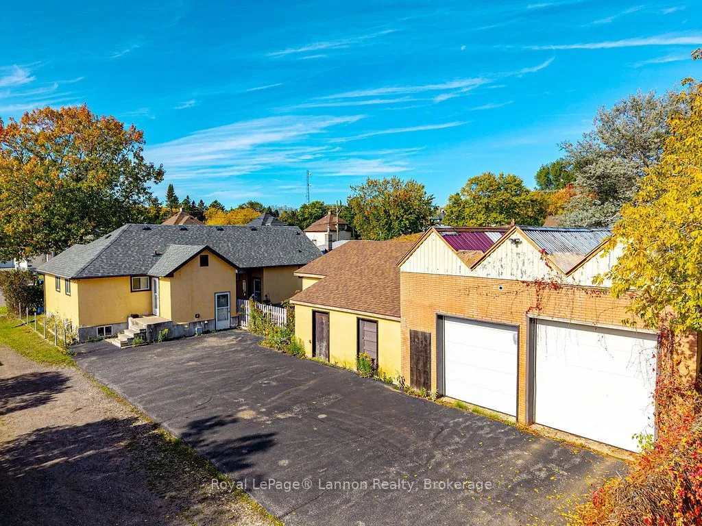 210 Powley Street — photo 3
