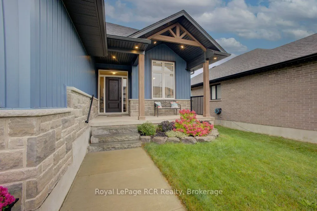 137 Walsh Street — photo 3