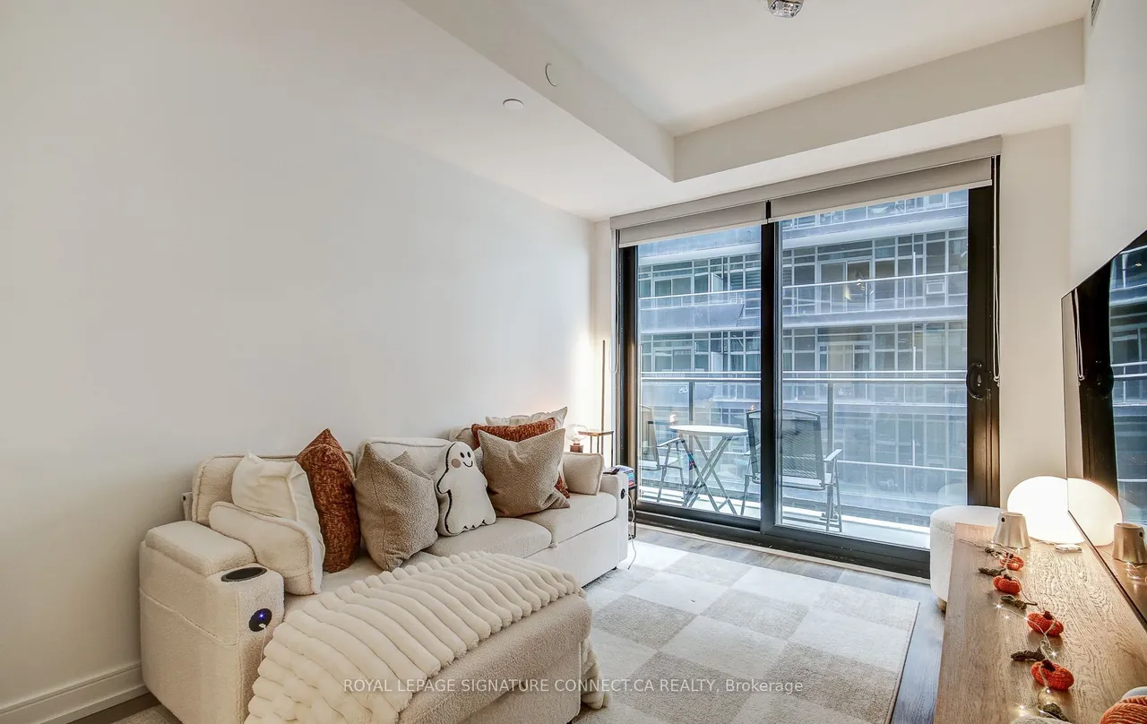 1 Jarvis Street, Unit 1017 — photo 3