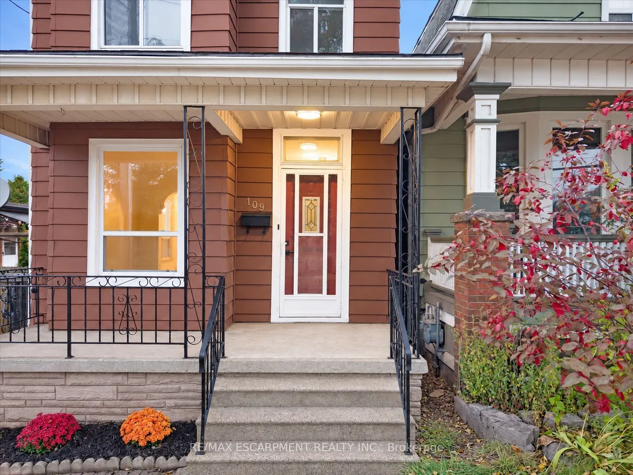 109 Macaulay Street E — photo 26
