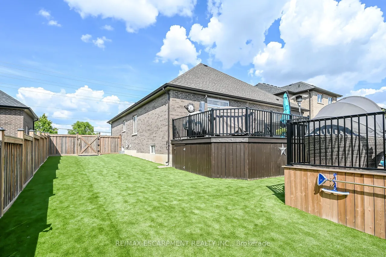 8165 Twenty Road E — photo 49
