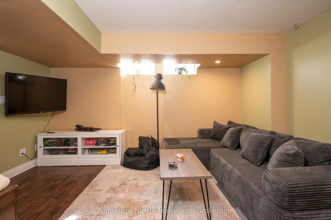 90 Peter Street — photo 49