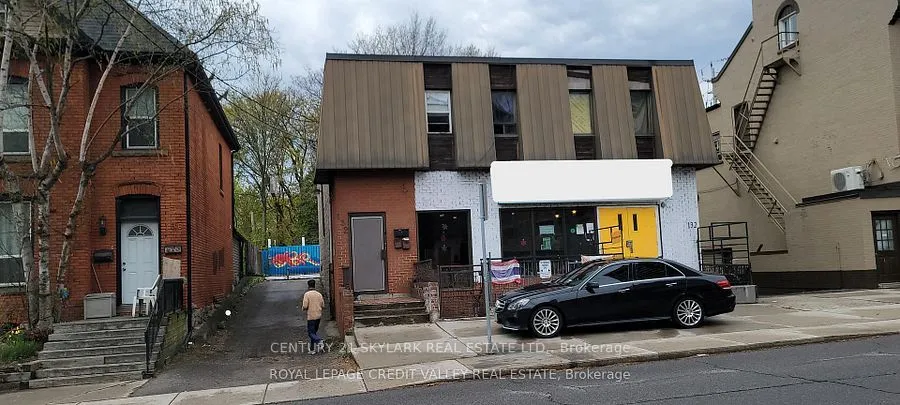 132 Queen Street S — photo 2