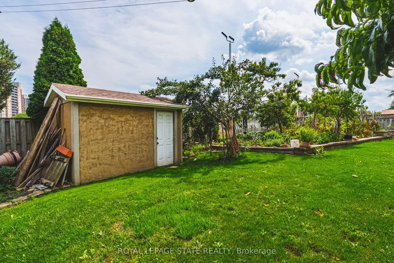90 Fairington Crescent — photo 45