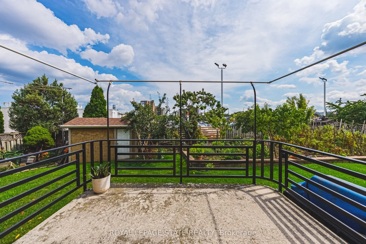 90 Fairington Crescent — photo 44