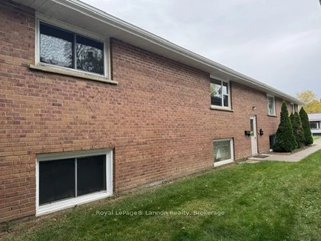639 Mckellar Street N — photo 2