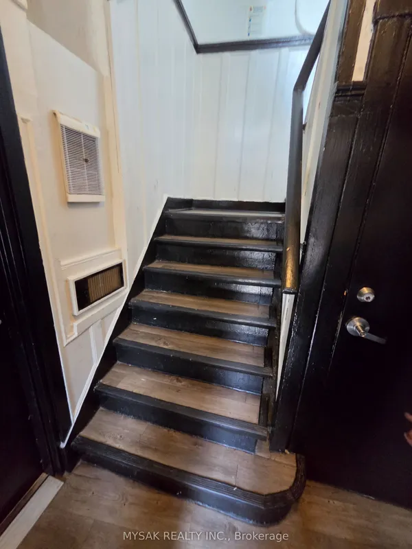 455 King William Street — photo 2